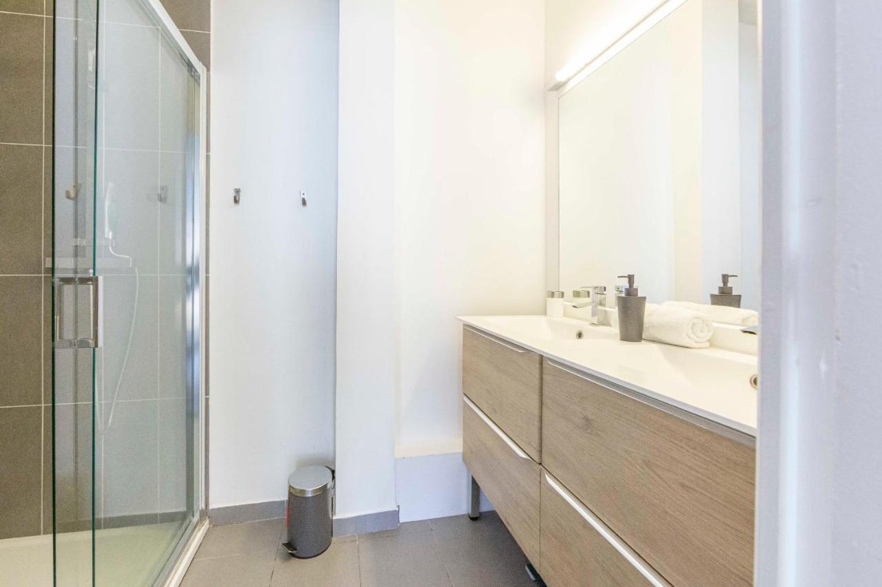 Modern Apartment 2 Bedrooms Quiet Terrace In A Palm Beach Area, 30 Meters From Seaside カンヌ エクステリア 写真